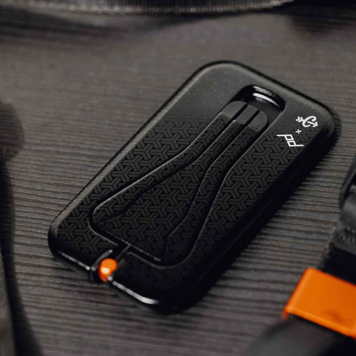 Mobile Tripod | Carryology Collab