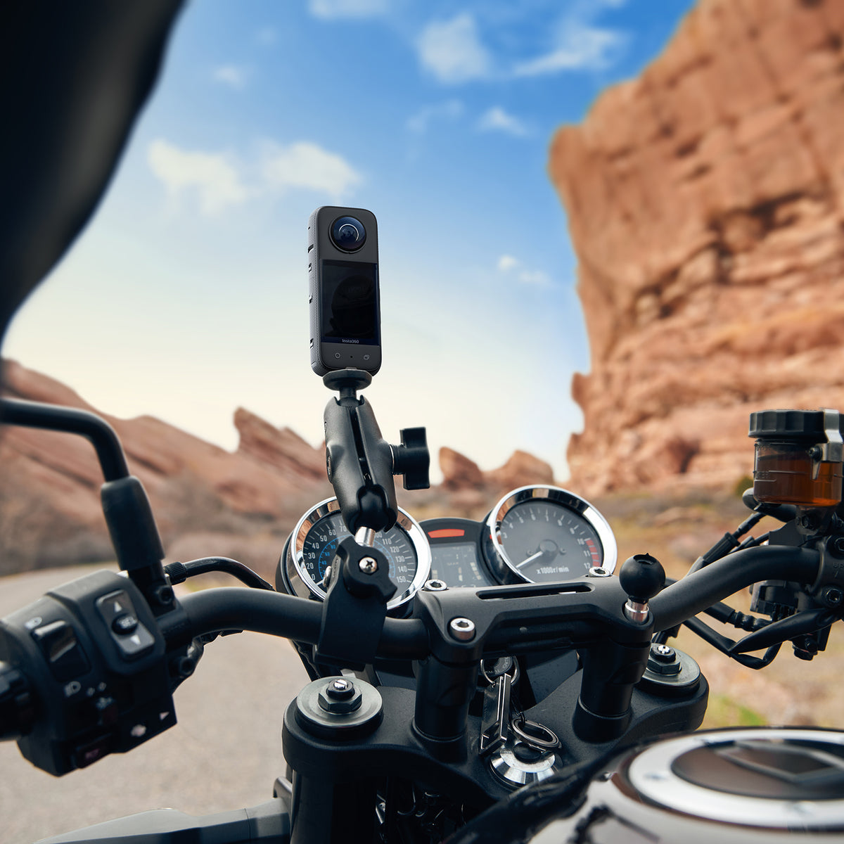 Insta360 | X3 Motorcycle Bundle