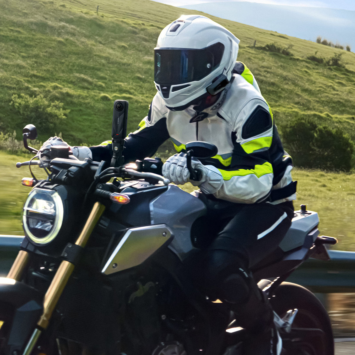Insta360 | X5 Motorcycle Bundle